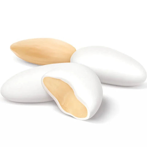 Confetti alla mandorla bianchi ed eleganti – perfetti per bomboniere e confettata in ogni cerimonia.