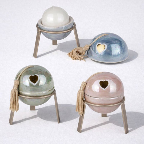 Portacandela a Sfera con Cuoricini su Stand Bomboniera Utile 