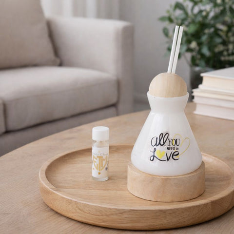 Profumatore ambiente con LED All You Need Is Love in vetro bianco con base in legno, bomboniera originale matrimonio