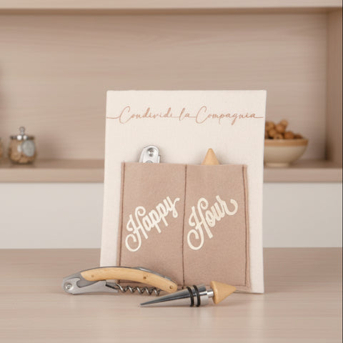 Bomboniera utile set vino con cavatappi e tappo in elegante box in tessuto Happy Hour per matrimonio