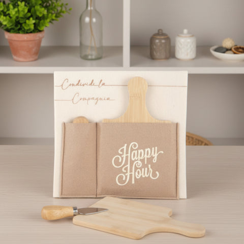 Set aperitivo con tagliere in legno e coltellino confezionato in box tessuto, bomboniera utile e originale per matrimonio