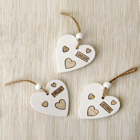 BOMBONIERE A FORMA DI CUORE APPENDINO IN LEGNO PER CONFETTATE