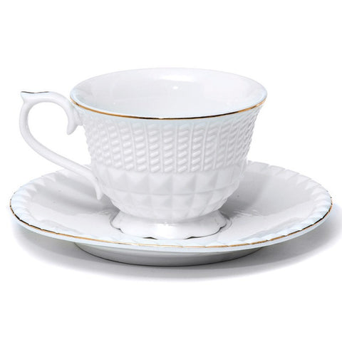 Tazza da te con piattino in porcellana bianca e filo d'orato