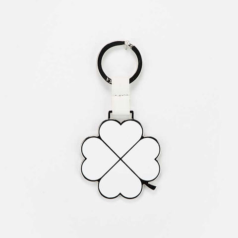 PORTACHIAVI SMALTATO QUADRIFOGLIO BIANCO E BEIGE