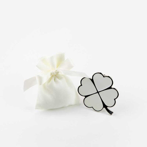clip con magnete quadrifoglio bianco e beige