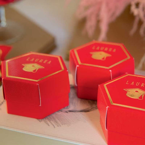 scatola portaconfetti laurea esagonale colore rosso