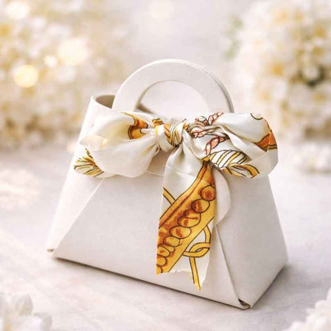 Borsetta Portaconfetti Similpelle Bianca con Foulard - Pochette Bomboniera 12,5x13,5 cm