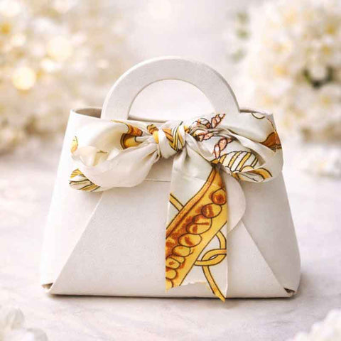 Borsetta Portaconfetti Similpelle Bianca con Foulard - Pochette Bomboniera 12,5x13,5 cm