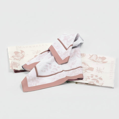 Foulard rosa floreale Madrhelen Linea Flora con bordatura pesca