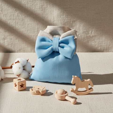 sacchetto nascita bimbo celeste in cotone con doppio fiocco beige e azzurro Linea Muffin 10x12 cm